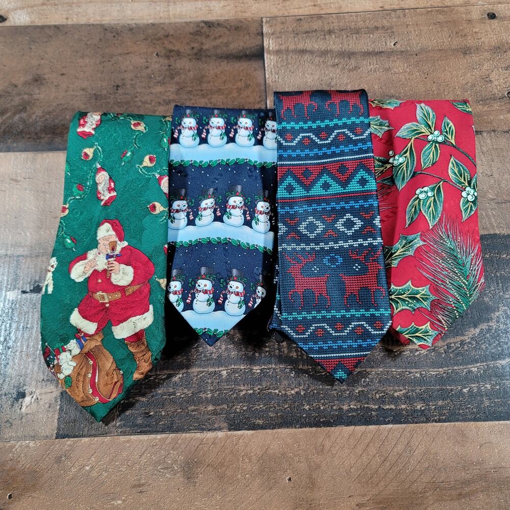 LOT of 4 Holiday/Winter Themed mens Necktie